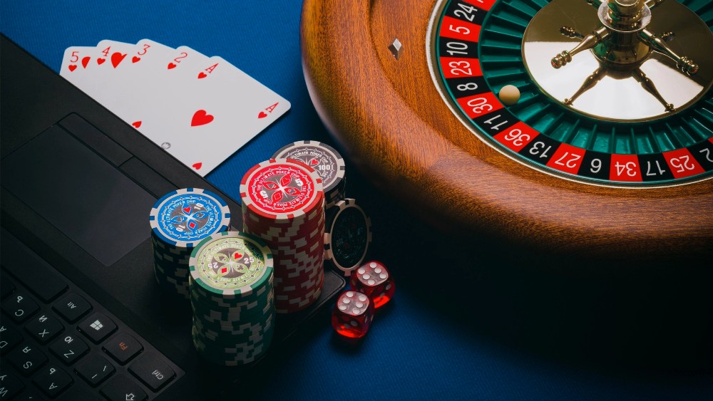 How to stay safe and secure when playing online poker games